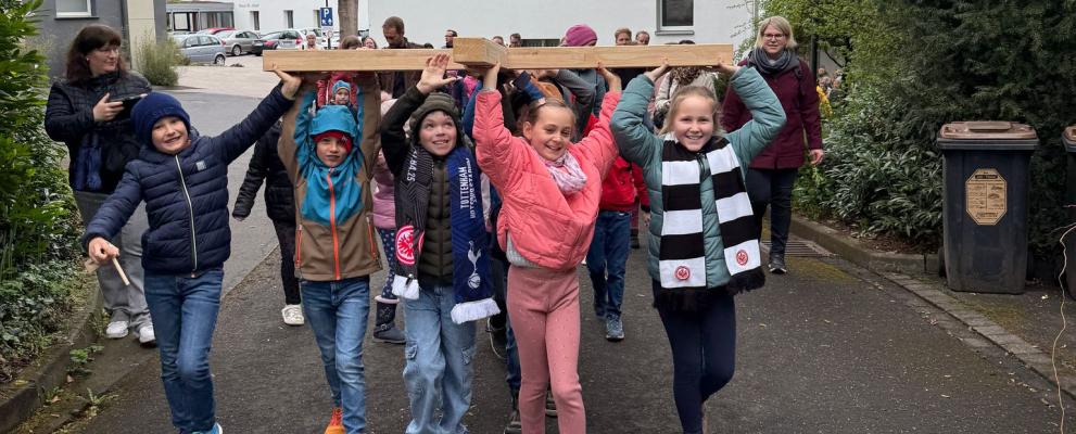 Kreuztragen mit Familien