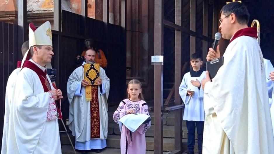 Schlüsselübergabe Symbolische Übergabe des Kirchenschlüssels