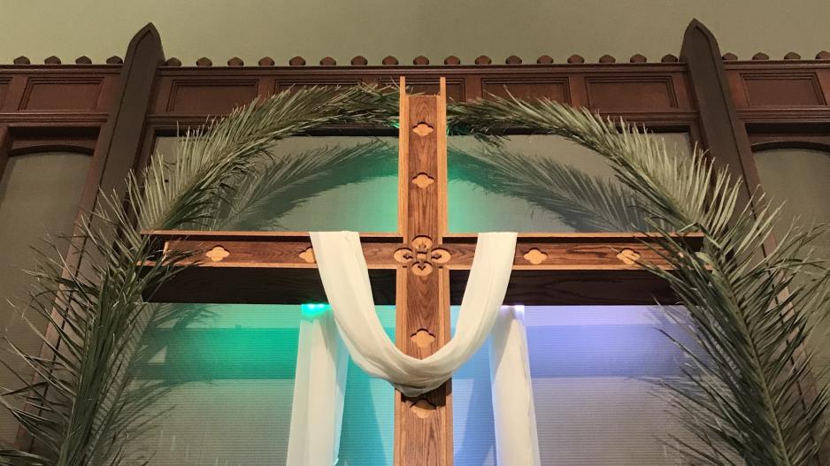 Ein Kreuz mit einem Tuch