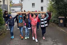 Kreuztragen mit Familien